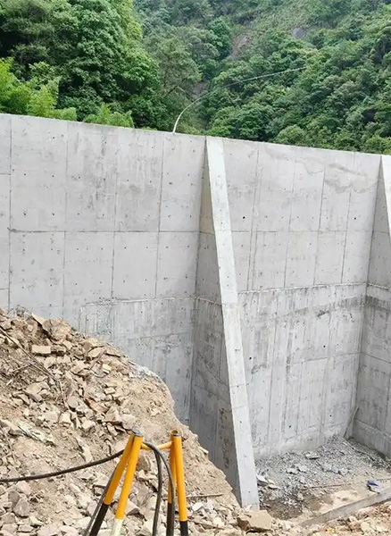 南京高淳县重力式挡土墙